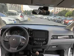 2021 Mitsubishi Outlander 2.0L 2WD 5, белый — фото 7