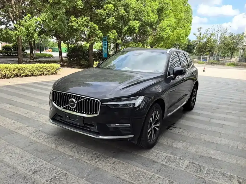 2023 Volvo XC60 4WD Luxury