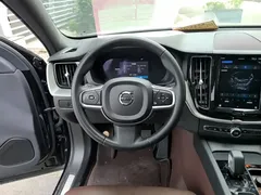 2023 Volvo XC60 4WD Luxury, чёрный — фото 11