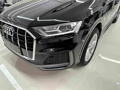 2023 Audi Q7 45 TFSI quattro S line, чёрный — фото 3