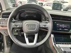 2023 Audi Q7 45 TFSI quattro S line, чёрный — фото 8