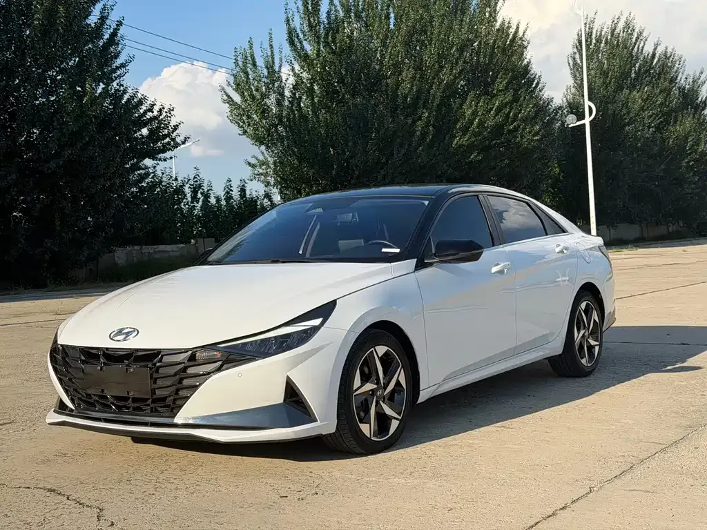 2022 Hyundai Elantra 1.5L CVT LUX Premium