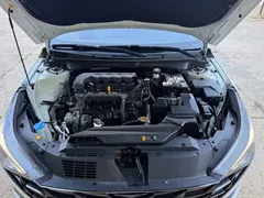 2022 Hyundai Elantra 1.5L CVT LUX Premium, белый — фото 15