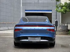 2024 Xpeng P7 P7i 702 Max, синий — фото 10