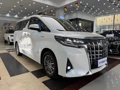 2021 Toyota Alphard Hybrid 2.5L Premium, белый — фото 3