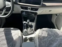 2023 Volkswagen Tayron 280TSI 2WD Plus, белый — фото 17