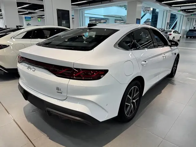2025 BYD Qin L PHEV Smart Driving 120km