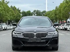 2022 BMW 5 Series 5 530Li M, чёрный — фото 2