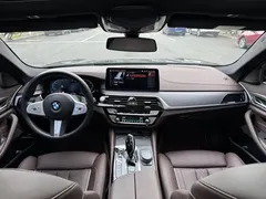 2022 BMW 5 Series 5 530Li M, чёрный — фото 8