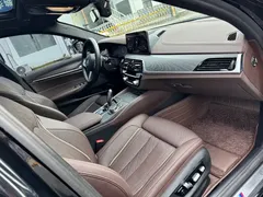 2022 BMW 5 Series 5 530Li M, чёрный — фото 12