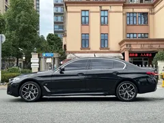 2022 BMW 5 Series 5 530Li M, чёрный — фото 19
