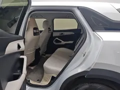 2024 BYD Yuan UP 401km Leading, белый — фото 15