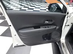 2020 Honda Vezel 1.5L CVT Pioneer, белый — фото 4