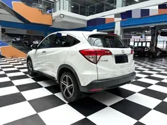2020 Honda Vezel 1.5L CVT Pioneer, белый — фото 14
