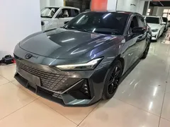 2022 Changan UNI-V 1.5T Premium — фото 2