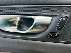 2022 Volvo XC60 4WD Zhiyi Luxury — фото 13