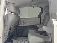 2023 Toyota Granvia 2.5L Hybrid Comfort, белый — фото 8