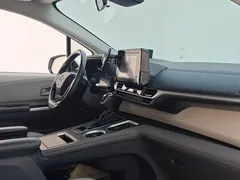 2023 Toyota Granvia 2.5L Hybrid Comfort, белый — фото 11