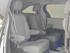 2023 Toyota Granvia 2.5L Hybrid Comfort, белый — фото 13