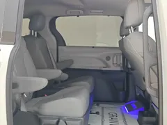 2023 Toyota Granvia 2.5L Hybrid Comfort, белый — фото 14