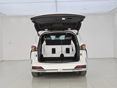 2023 Toyota Granvia 2.5L Hybrid Comfort, белый — фото 20