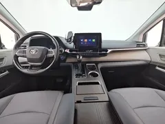 2023 Toyota Granvia 2.5L Hybrid Comfort, белый — фото 24