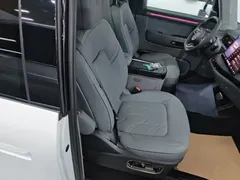 2025 Zeekr Mix Smart Driving, белый — фото 25