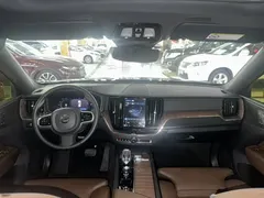 2022 Volvo XC60 B5 4WD Luxury — фото 9
