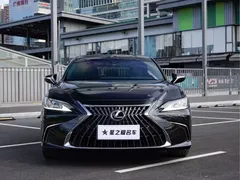 2022 Lexus ES 300h, чёрный — фото 2