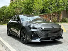 2022 Changan UNI-V 1.5T — фото 3