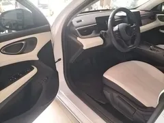 2025 BYD Seal 05 PHEV DM-i Smart Drive 55km Luxury, белый — фото 12