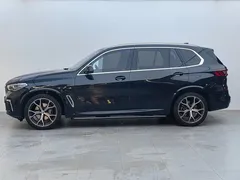 2022 BMW X5 40Li M, чёрный — фото 3