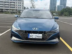 2021 Hyundai Elantra 240TGDi DCT LUX Premium, синий — фото 2