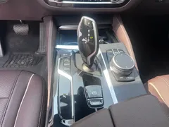 2021 BMW 5 Series 530Li xDrive M, белый — фото 14