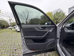 2023 Hongqi HS5 2.0T 4WD Pro — фото 8
