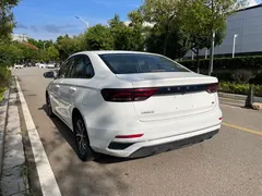 2022 Geely Emgrand 4th Gen 1.5L CVT Luxury, белый — фото 18