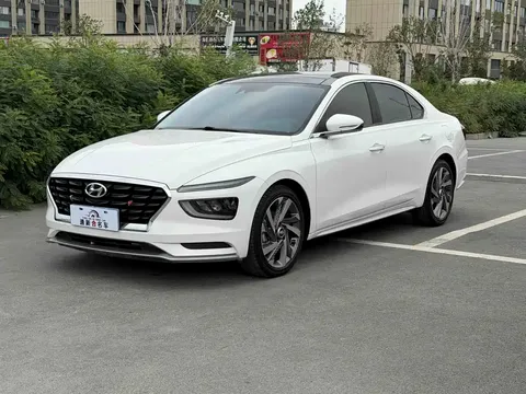 2021 Hyundai Mistra 1.8L CVT LUX Premium