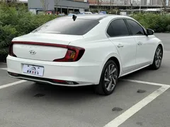 2021 Hyundai Mistra 1.8L CVT LUX Premium, белый — фото 9