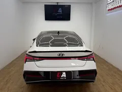 2023 Hyundai Elantra 1.5L CVT LUX Premium, белый — фото 5