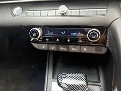 2023 Hyundai Elantra 1.5L CVT LUX Premium, белый — фото 12