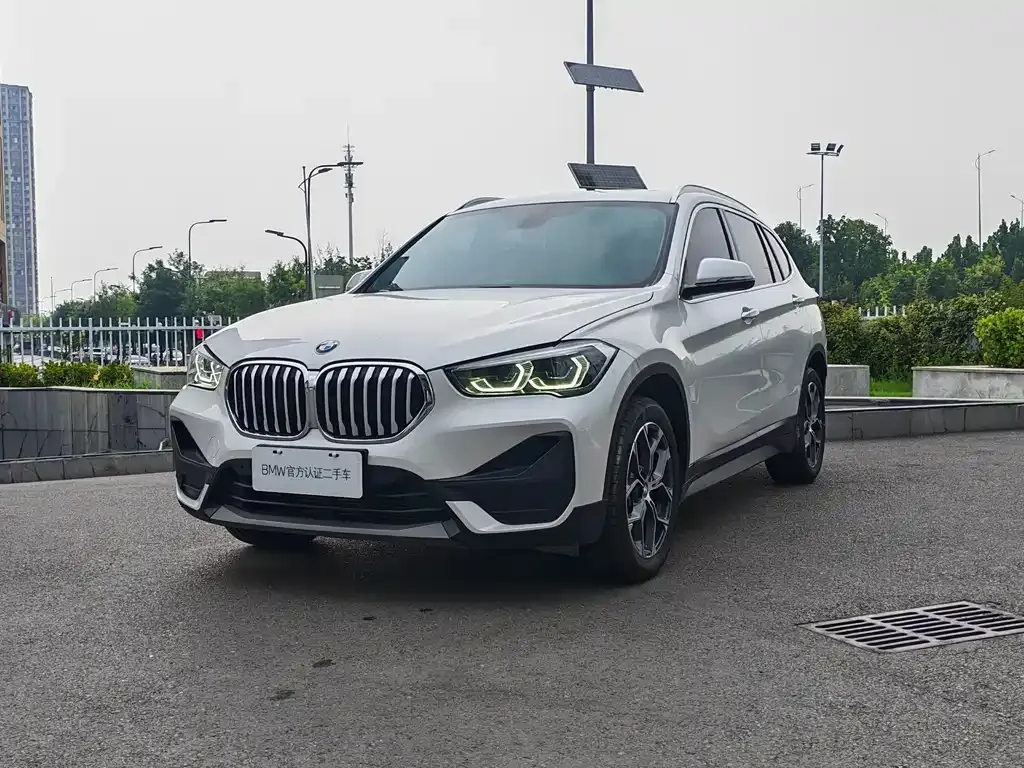 2022 BMW X1