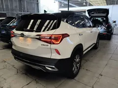 2020 Kia Seltos 1.5L CVT, белый — фото 7
