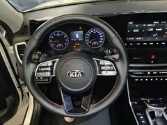 2020 Kia Seltos 1.5L CVT, белый — фото 11