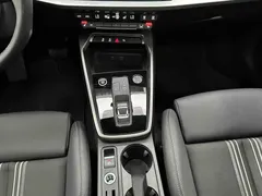 2022 Audi A3L Limousine 35 TFSI Fashion Sport, зелёный — фото 10