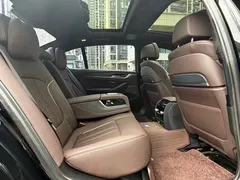 2022 BMW 5 Series 530Li M, чёрный — фото 13