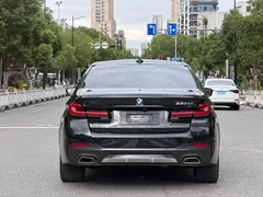 2022 BMW 5 Series 530Li M, чёрный — фото 16
