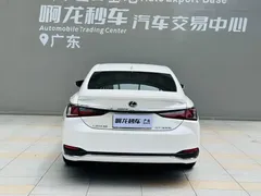 2021 Lexus ES 300h, белый — фото 5