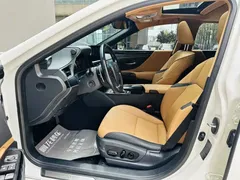 2021 Lexus ES 300h, белый — фото 11