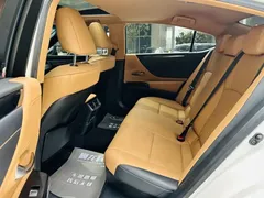 2021 Lexus ES 300h, белый — фото 12