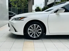 2021 Lexus ES 300h, белый — фото 21